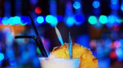 С чем пьют Малибу — сочетания и рецепты коктейлей на ромовом ликере